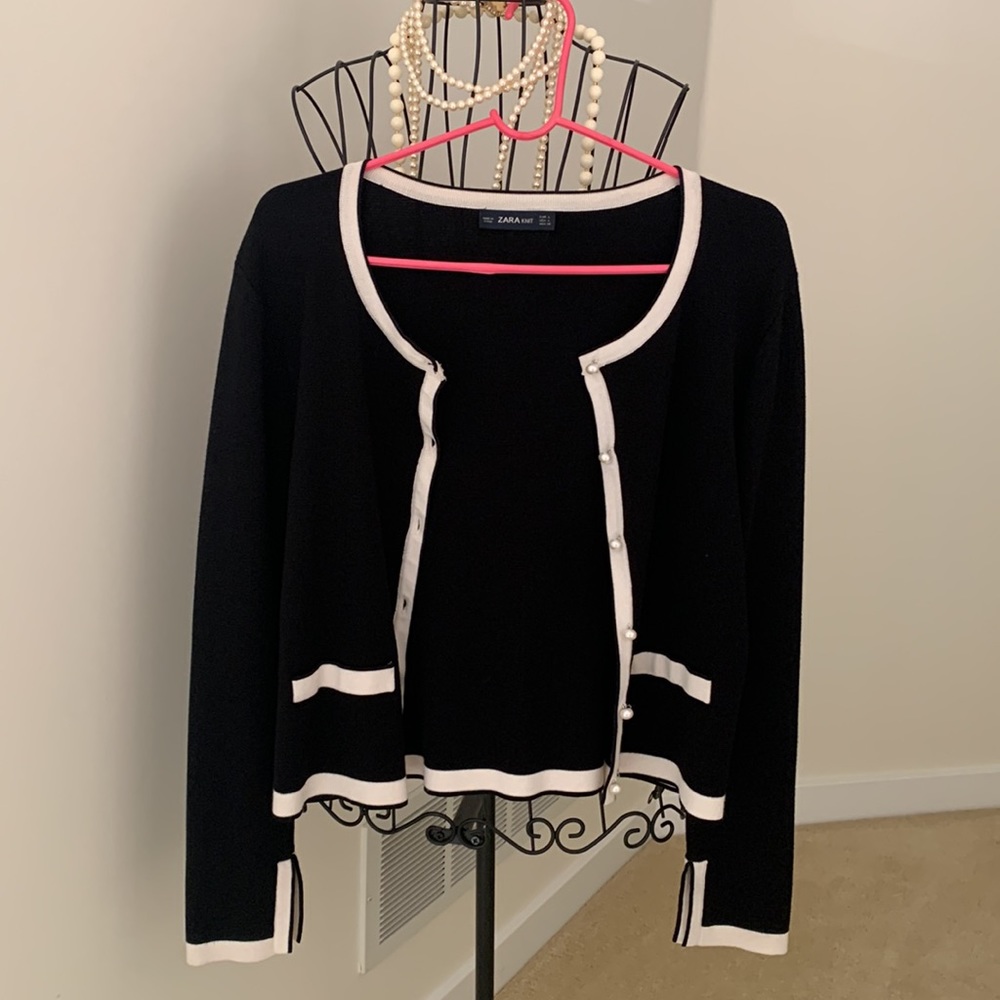 Zara Black & White knit cardigan pearl buttons size L